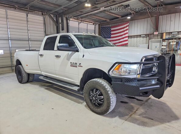 3C63RRGL6HG633656 2017 RAM 3500 White Delantero derecho