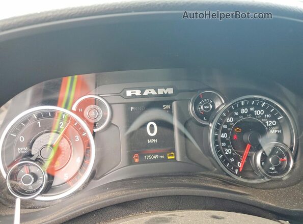 3C63RRGL6NG113565 2022 RAM 3500 White Vista del cuadro de instrumentos