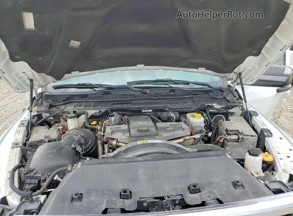 3C63RRGL7GG389661 2016 RAM 3500 White Vista interior trasera