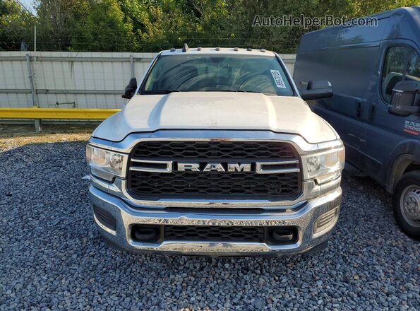 3C63RRGL8KG663068 2019 RAM 3500 White Widok z przodu