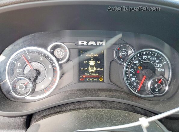 3C63RRGL9RG215075 2024 RAM 3500 Gray Vista del cuadro de instrumentos