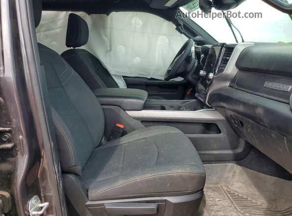 3C63RRHL2TG167120 2026 RAM 3500 Gray Vista interior delantera