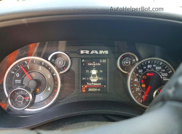 3C63RRHL7LG271697 2020 RAM 3500 Burgundy Widok zestawu wskaźników