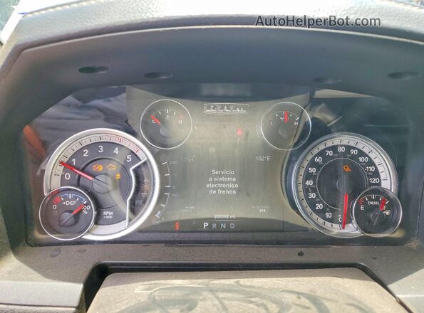 3C63RRJL1JG408446 2018 RAM 3500 Silver ხელსაწყოთა პანელის ხედი
