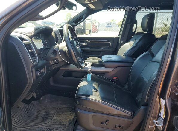 3C63RRJL5LG196010 2020 RAM 3500 Серый Вид салона спереди