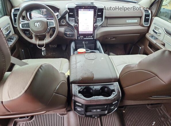3C63RRML4SG519960 2025 RAM 3500 White Dashboard view