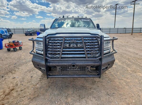 3C63RRNL0PG532243 2023 RAM 3500 White Front view