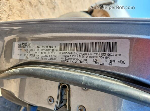 3C63RRRL3KG708429 2019 RAM 3500 Silver Engine compartment view