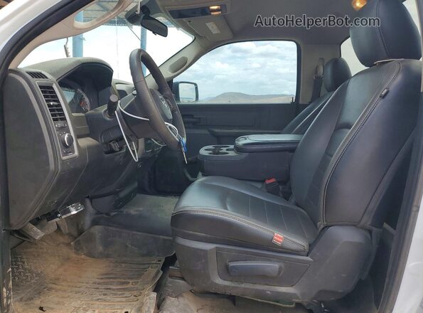 3C6JR6AT0NG330642 2022 RAM 1500 White Vista interior delantera