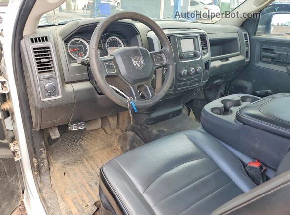 3C6JR6AT0NG330642 2022 RAM 1500 White Vista del salpicadero