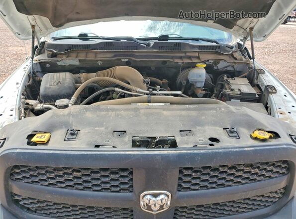 3C6JR6AT0NG330642 2022 RAM 1500 White Vista interior trasera
