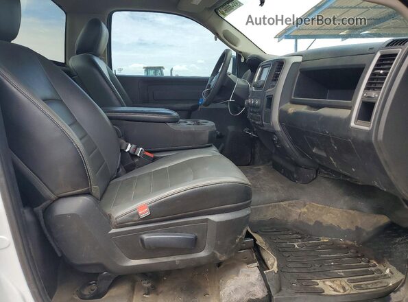 3C6JR6AT0NG330642 2022 RAM 1500 White Vista de los asientos traseros