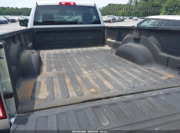 3C6JR6DG0HG764711 2017 RAM 1500 Silver Вид спереду