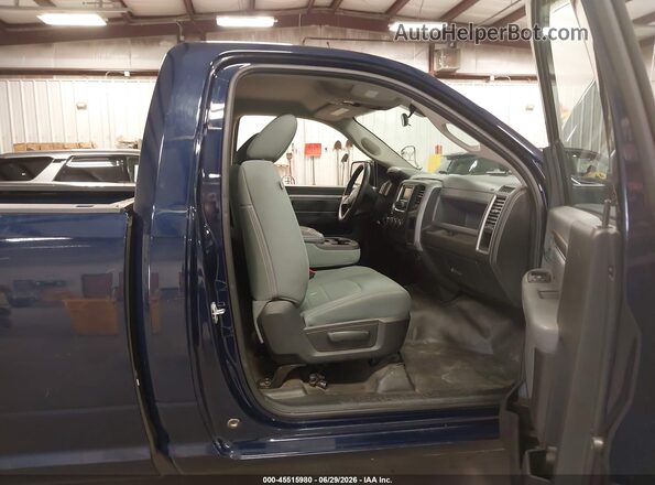 3C6JR6DG0JG255367 2018 RAM 1500 Синий Вид салона спереди