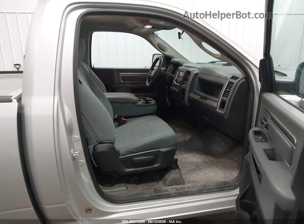 3C6JR6DG2KG511185 2019 RAM 1500 CLASSIC Silver წინა სალონის ხედი