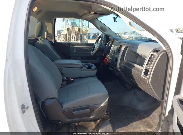 3C6JR6DG3HG664666 2017 RAM 1500 White წინა სალონის ხედი