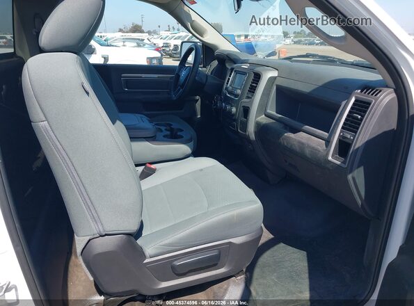 3C6JR6DG4HG764663 2017 RAM 1500 White წინა სალონის ხედი
