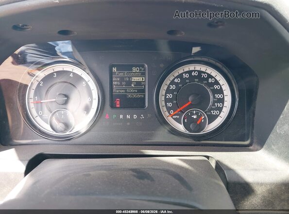 3C6JR6DG5JG321475 2018 RAM 1500 Blue Widok tylnych siedzeń