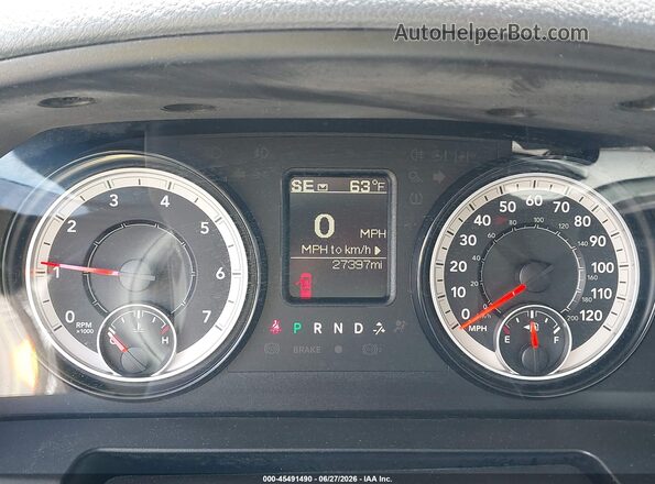 3C6JR6DG6HG764681 2017 RAM 1500 Gray Widok tylnych siedzeń