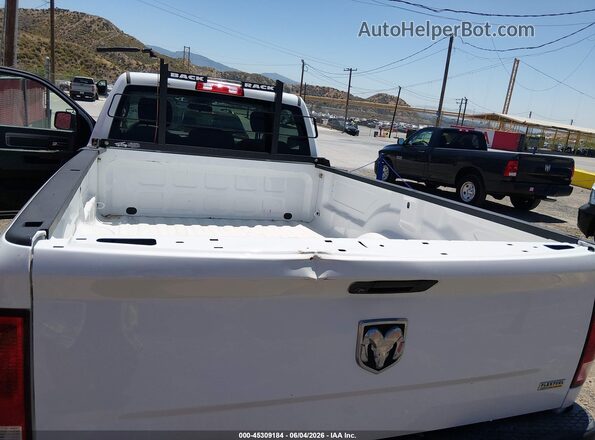 3C6JR6DG6KG569431 2019 RAM 1500 CLASSIC White Widok wnętrza z tyłu