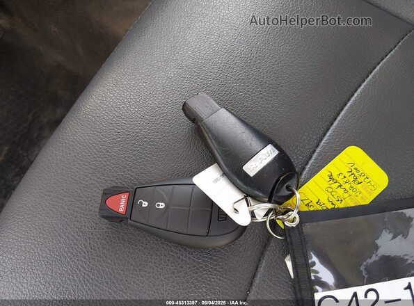 3C6JR6DG8KG502863 2019 RAM 1500 CLASSIC Dark Blue Вид панели приборов
