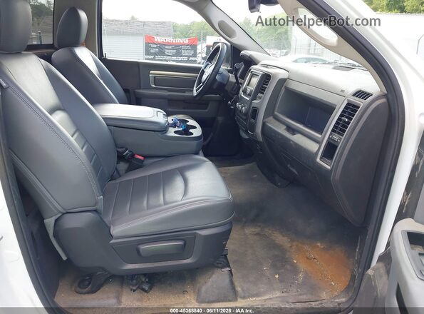 3C6JR6DT2GG285329 2016 RAM 1500 White Front interior view