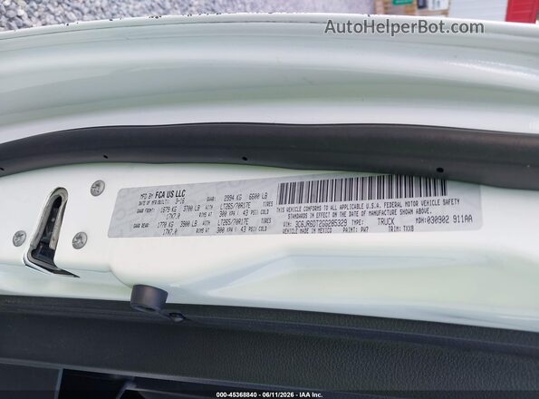 3C6JR6DT2GG285329 2016 RAM 1500 White Engine compartment view