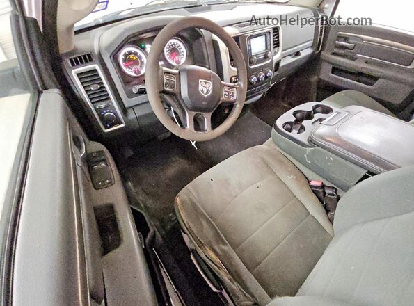 3C6JR6EG5HG656132 2017 RAM 1500 White Вид панелі приладів