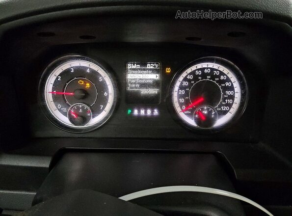 3C6JR6EG5HG656132 2017 RAM 1500 White Вид щитка приладів