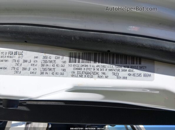 3C6JR7AG6HG765341 2017 RAM 1500 White Widok komory silnika