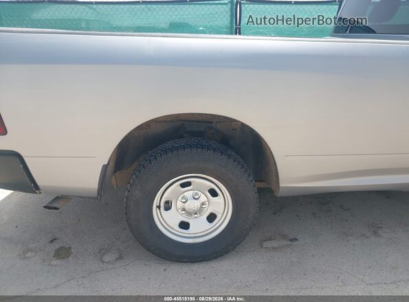3C6JR7DG3MG635233 2021 RAM 1500 CLASSIC Silver Вид спереду