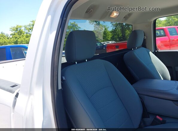 3C6JR7DG6HG765318 2017 RAM 1500 White VIN կոդի պիտակի տեսք