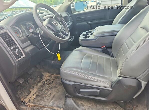 3C6LR4AT3JG253689 2018 RAM 2500 White Вид салону спереду