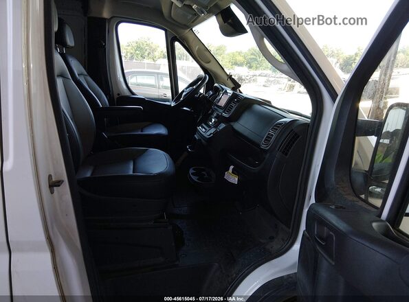 3C6LRVCG6SE511691 2025 RAM PROMASTER 2500 White Widok wnętrza z przodu