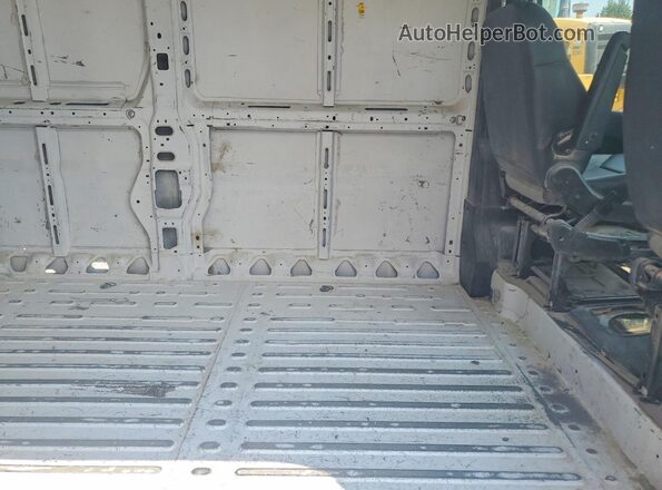 3C6LRVDG0PE571696 2023 RAM PROMASTER White Vista interior trasera