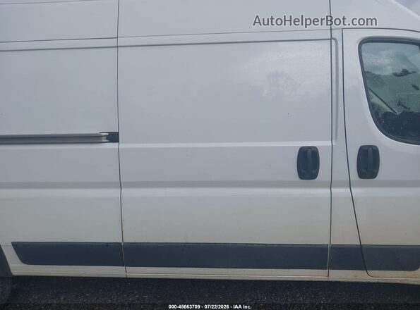 3C6LRVDG2PE563745 2023 RAM PROMASTER 2500 White Vista interior trasera