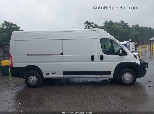 3C6LRVDG8RE132071 2024 RAM PROMASTER 2500 White Vista interior trasera
