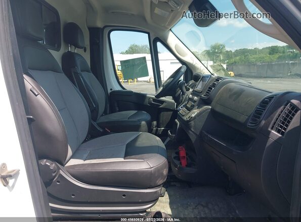 3C6LRVDG8RE136766 2024 RAM PROMASTER 2500 White Front interior view