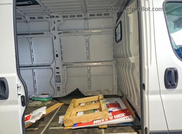 3C6LRVDGXRE141919 2024 RAM PROMASTER Белый Вид задней части салона