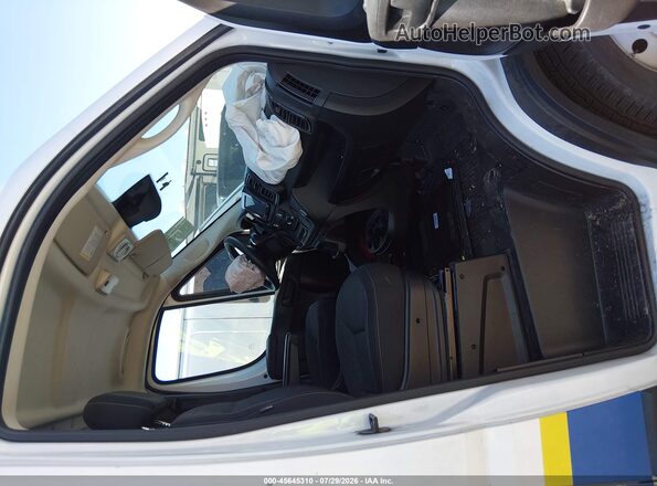 3C6LRVVG2PE598395 2023 RAM PROMASTER 2500 White Widok wnętrza z przodu