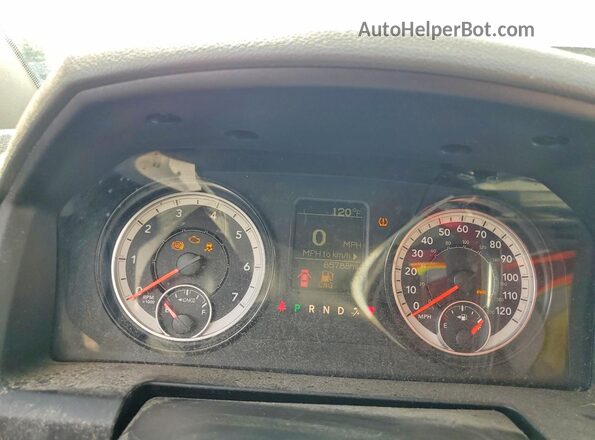 3C6MR5A24JG114706 2018 RAM 2500 Silver ხელსაწყოთა პანელის ხედი