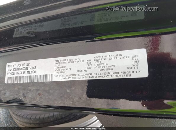 3C6MRVHG7RE152066 2024 RAM PROMASTER 3500 Black Widok komory silnika