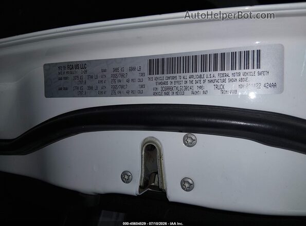 3C6RR6KTXLG130141 2020 RAM 1500 CLASSIC White Շարժիչի բաժամունքի տեսք