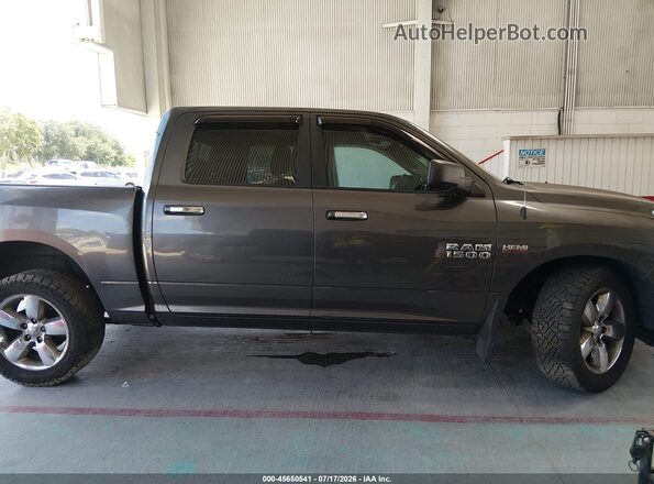 3C6RR6LT2GG292799 2016 RAM 1500 Gray Սալոնի հետևի տեսք