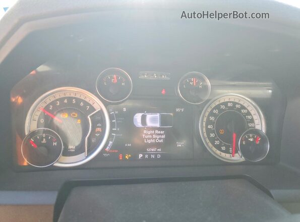 3C6RR6LT6HG604978 2017 RAM 1500 Черный Вид щитка приборов