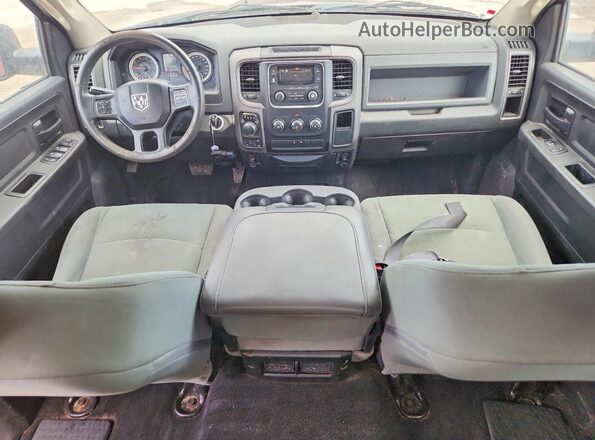 3C6RR7KT0JG178802 2018 RAM 1500 Red Առջևի վահանակի տեսք