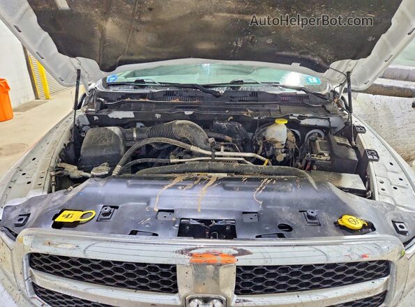 3C6RR7KT5NG173665 2022 RAM 1500 Белый Вид задней части салона