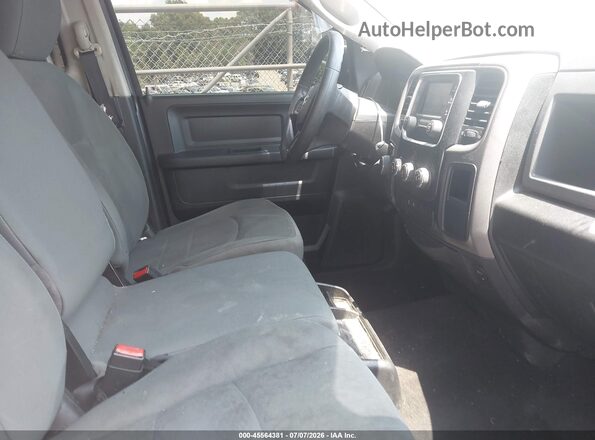 3C6RR7KT6GG266794 2016 RAM 1500 Красный Вид салона спереди