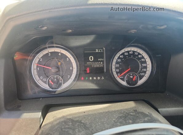 3C6RR7KT8LG132010 2020 RAM 1500 Maroon Vista del cuadro de instrumentos