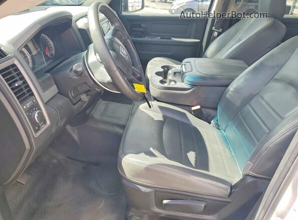 3C6RR7KT9LG130413 2020 RAM 1500 White Widok wnętrza z przodu